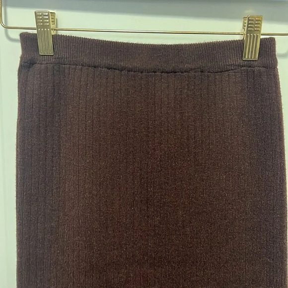 Girls Ruffle Hem Knit Skirt size 10-12 - Picture 5 of 7